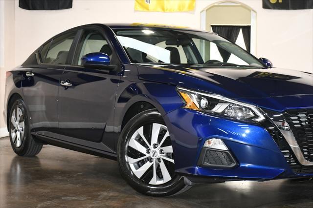 Photo of 2021 Deep Blue Pearl Nissan Altima