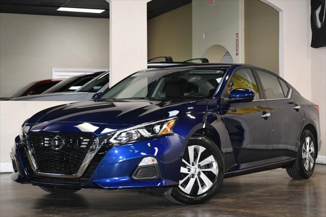 Photo of 2021 Deep Blue Pearl Nissan Altima