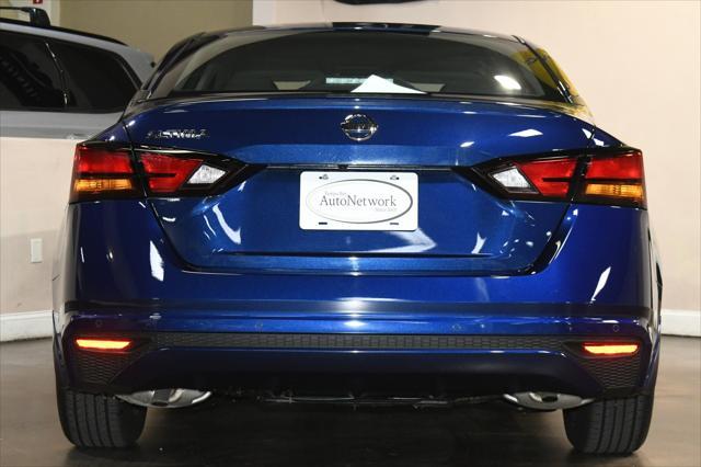 Photo of 2021 Deep Blue Pearl Nissan Altima