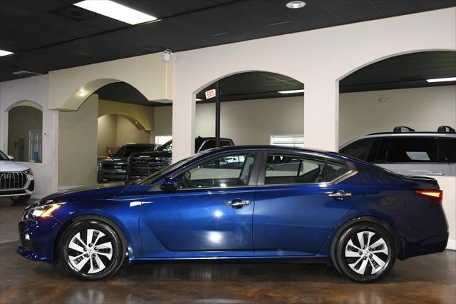 Photo of 2021 Deep Blue Pearl Nissan Altima