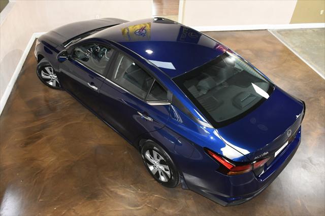 Photo of 2021 Deep Blue Pearl Nissan Altima