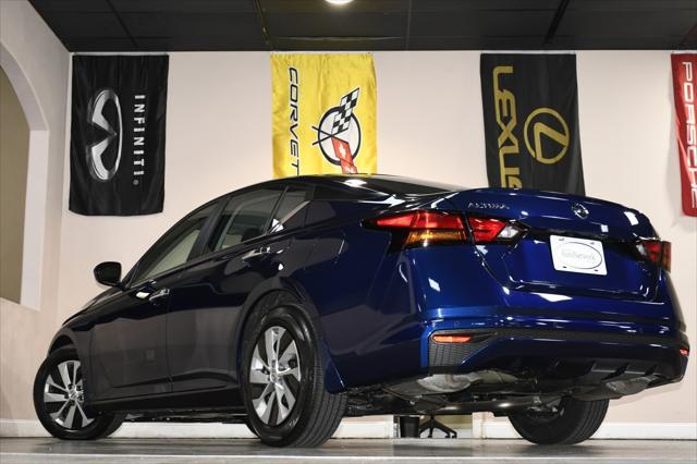 Photo of 2021 Deep Blue Pearl Nissan Altima