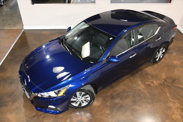 Photo of 2021 Deep Blue Pearl Nissan Altima
