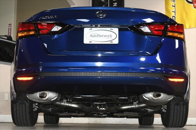 Photo of 2021 Deep Blue Pearl Nissan Altima
