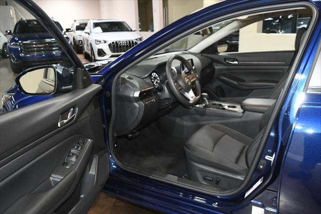 Photo of 2021 Deep Blue Pearl Nissan Altima