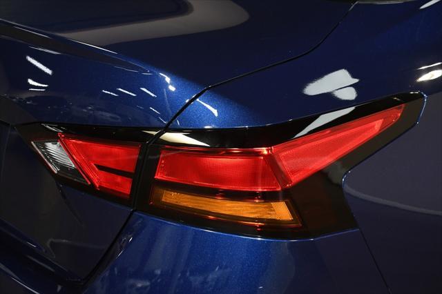 Photo of 2021 Deep Blue Pearl Nissan Altima