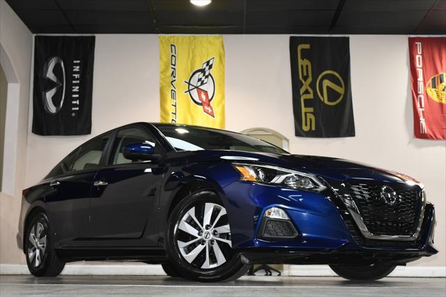 Photo of 2021 Deep Blue Pearl Nissan Altima