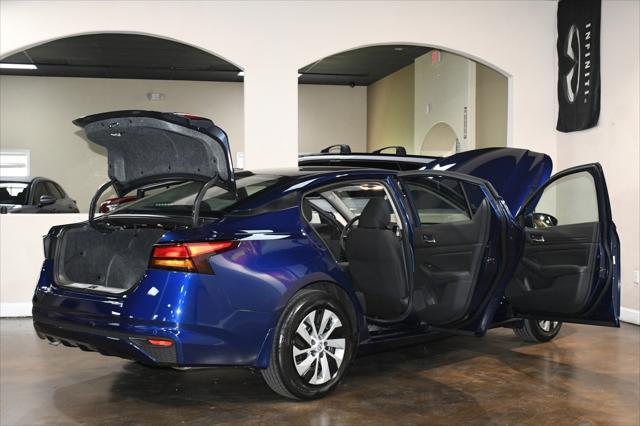 Photo of 2021 Deep Blue Pearl Nissan Altima