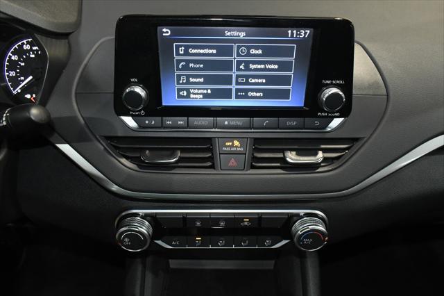 Photo of 2021 Deep Blue Pearl Nissan Altima