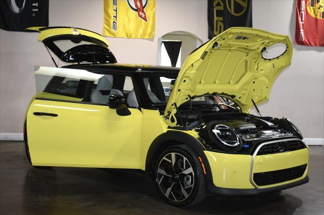 Photo of 2025 Sunny Side Yellow MINI Hardtop