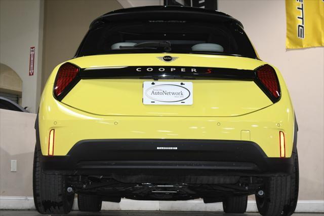 Photo of 2025 Sunny Side Yellow MINI Hardtop