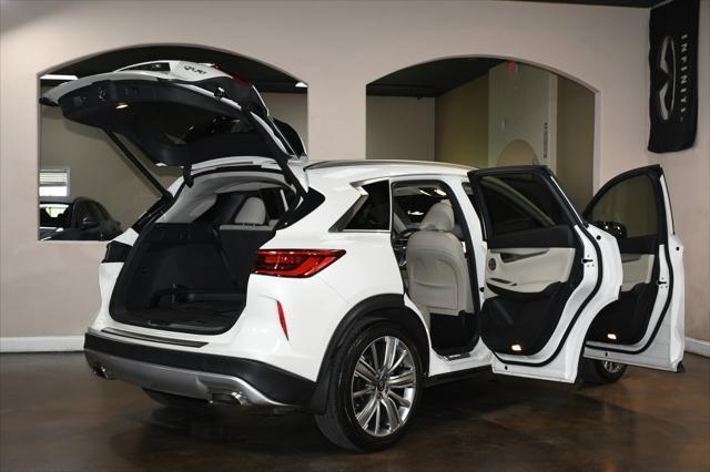 Photo of 2022 Majestic White INFINITI QX50