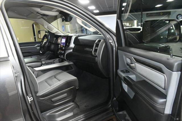 Photo of 2020 Granite Crystal Metallic Clearcoat RAM 1500