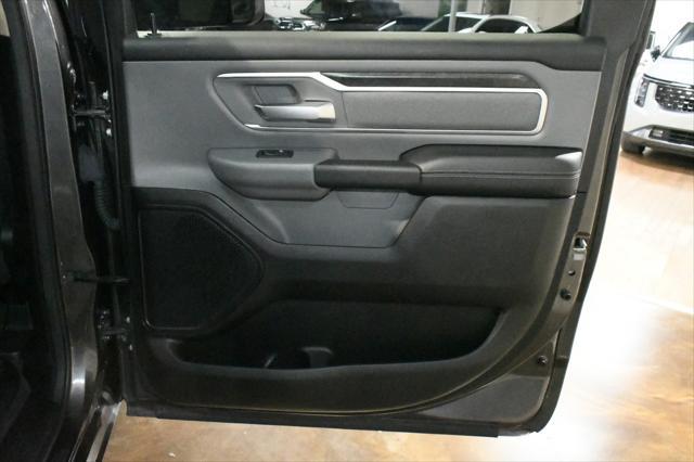 Photo of 2020 Granite Crystal Metallic Clearcoat RAM 1500