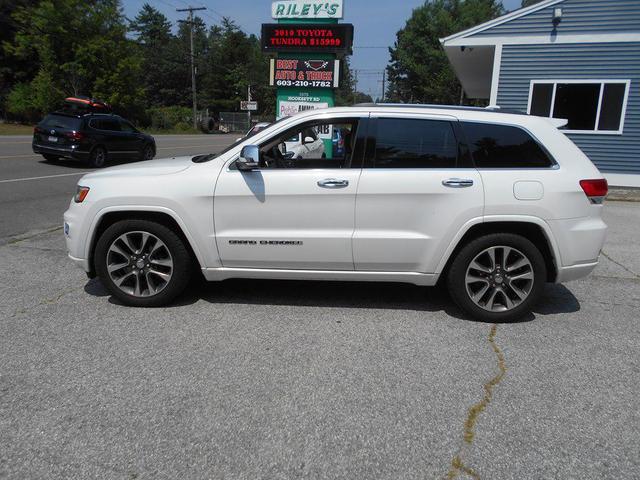 Photo of 2017 Bright White Clearcoat Jeep Grand Cherokee