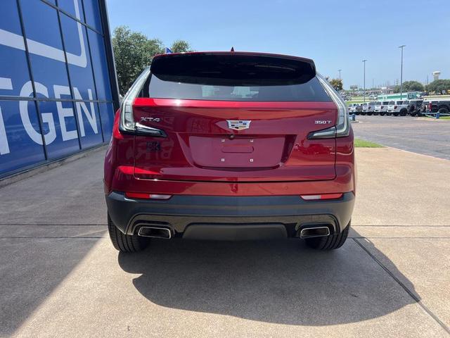 Photo of 2020 Red Horizon Tintcoat Cadillac XT4