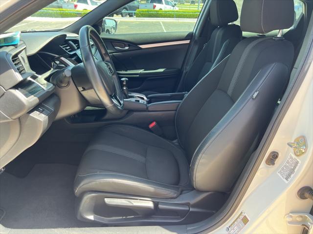 Photo of 2019 White Honda Civic