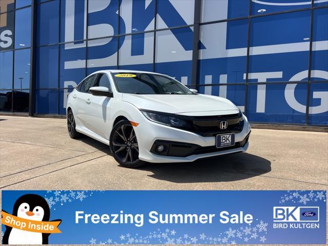 Photo of 2019 White Honda Civic