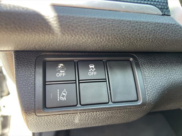 Photo of 2019 White Honda Civic