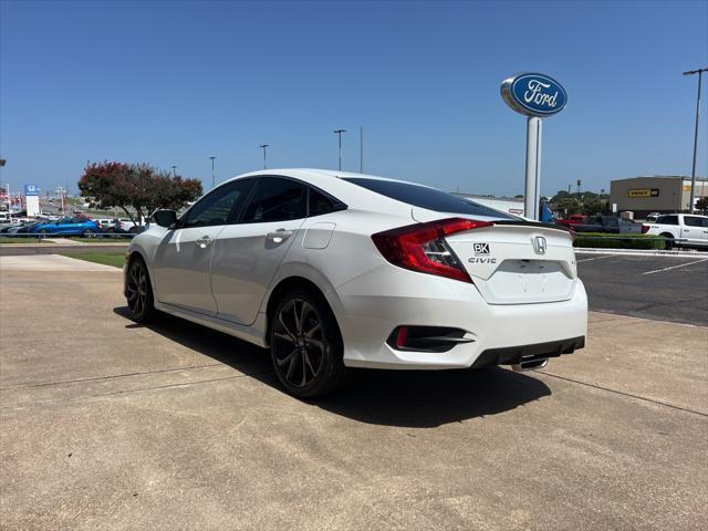 Photo of 2019 White Honda Civic