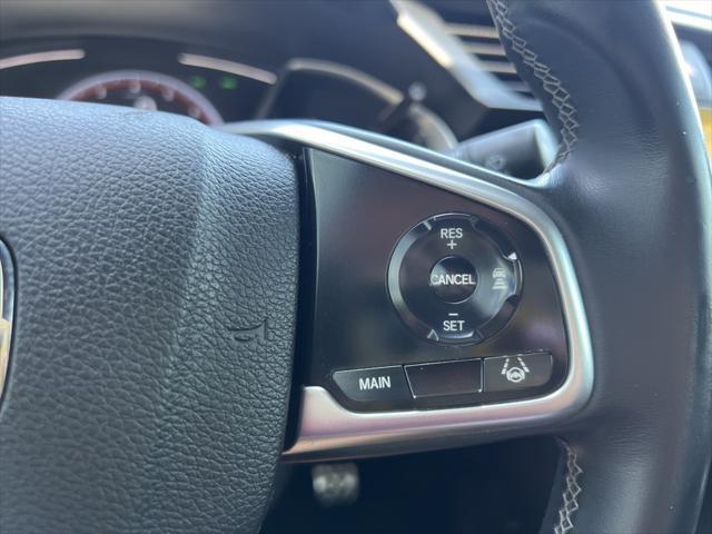 Photo of 2019 White Honda Civic