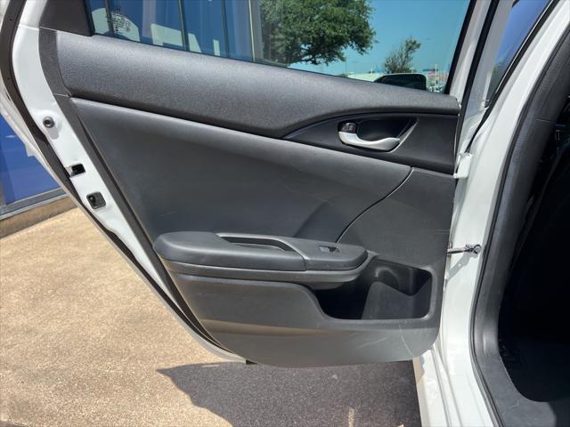 Photo of 2019 White Honda Civic