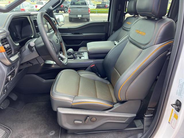 Photo of 2025 Oxford White Ford F-150