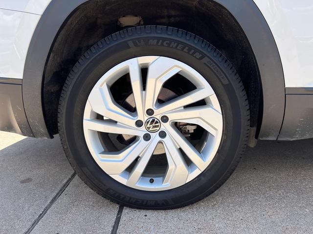 Photo of 2021 Pure White Volkswagen Atlas