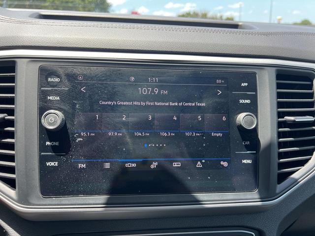 Photo of 2021 Pure White Volkswagen Atlas
