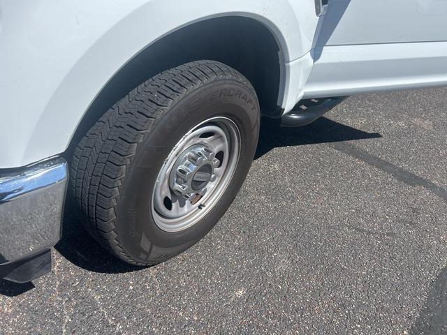 Photo of 2022 Oxford White Ford F-250