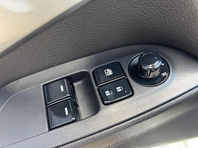 Photo of 2019 Puro White Tri-Coat Pearl FIAT 124 Spider