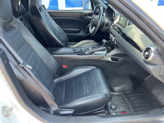 Photo of 2019 Puro White Tri-Coat Pearl FIAT 124 Spider