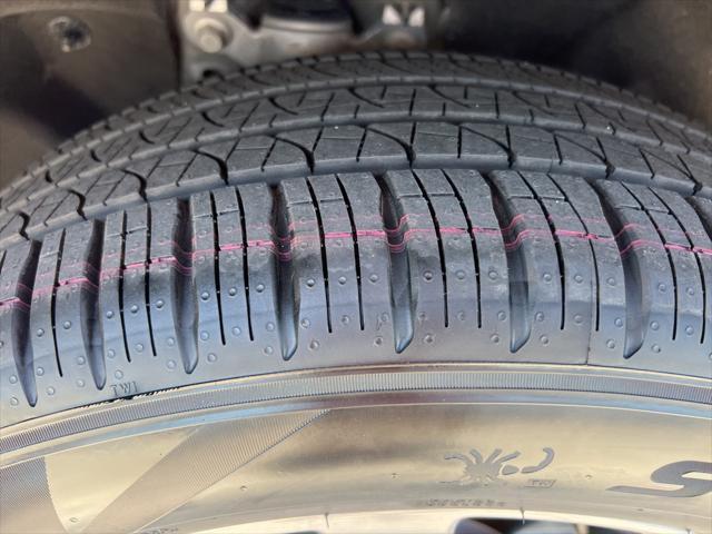 Photo of 2022 Carbonized Gray Metallic Ford Explorer