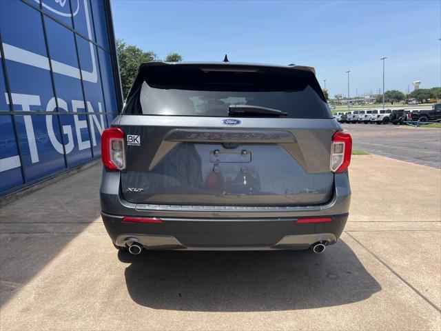Photo of 2022 Carbonized Gray Metallic Ford Explorer