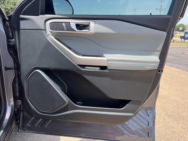 Photo of 2022 Carbonized Gray Metallic Ford Explorer