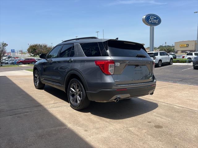 Photo of 2022 Carbonized Gray Metallic Ford Explorer
