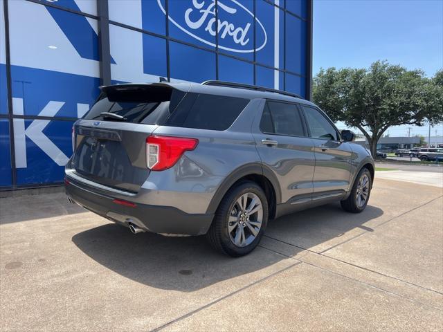 Photo of 2022 Carbonized Gray Metallic Ford Explorer