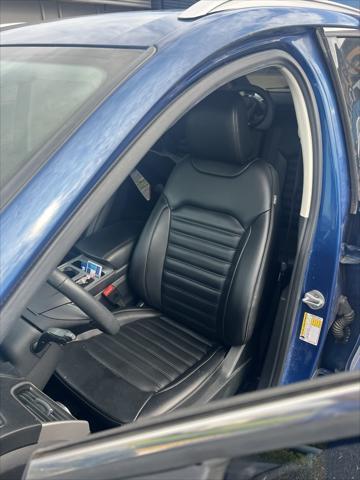 Photo of 2022 Atlas Blue Metallic Ford Edge