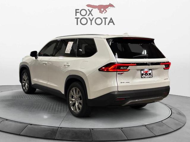 Photo of 2024 Wind Chill Pearl Toyota Grand Highlander Hybrid