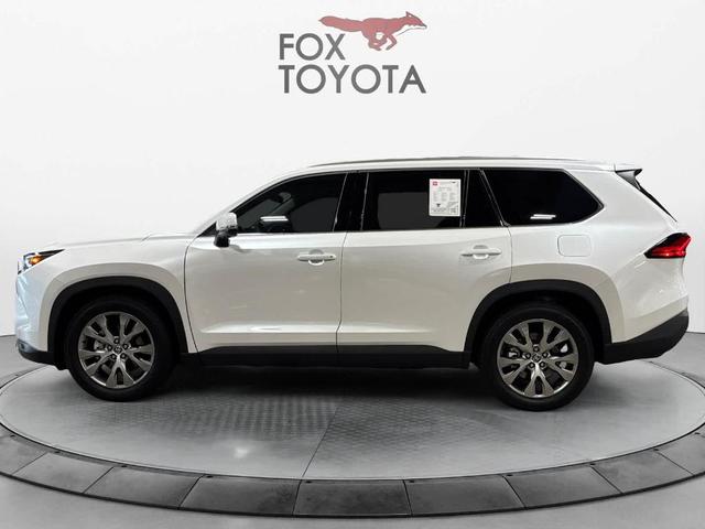 Photo of 2024 Wind Chill Pearl Toyota Grand Highlander Hybrid