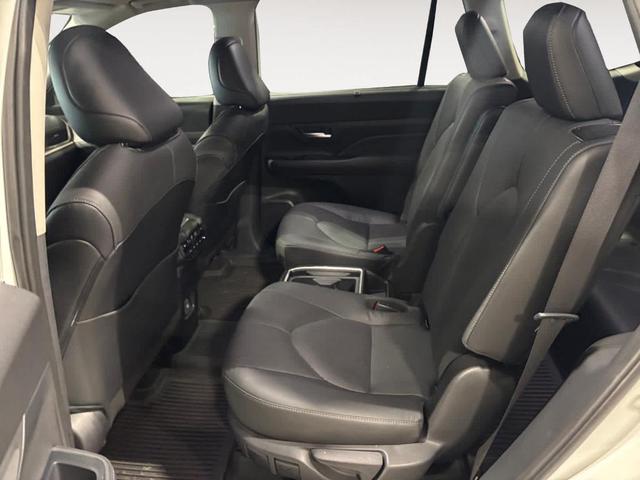 Photo of 2024 Wind Chill Pearl Toyota Grand Highlander Hybrid
