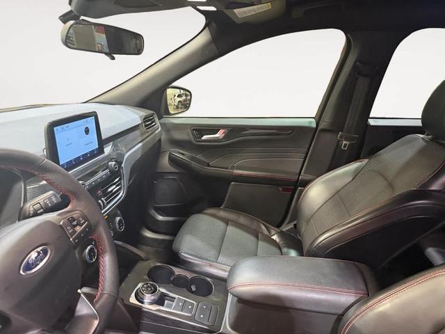 Photo of 2024 Agate Black Metallic Ford Escape
