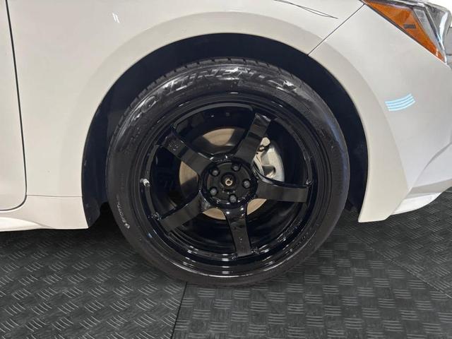 Photo of 2020 Super White Toyota Corolla