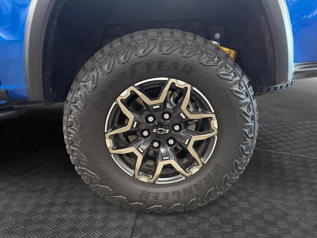 Photo of 2024 Glacier Blue Metallic Chevrolet Colorado