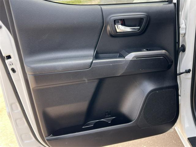 Photo of 2019 Super White Toyota Tacoma