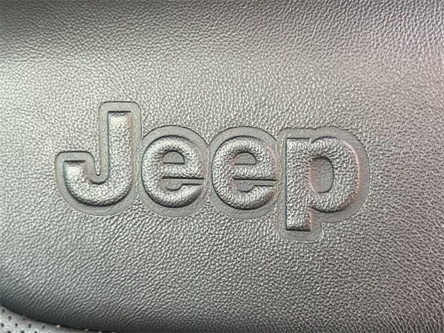 Photo of 2021 Olive Green Pearlcoat Jeep Cherokee