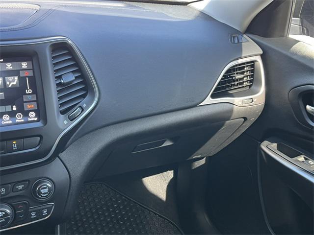 Photo of 2021 Olive Green Pearlcoat Jeep Cherokee