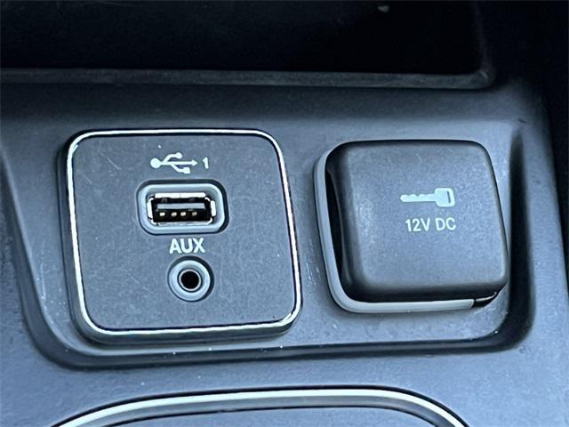 Photo of 2021 Olive Green Pearlcoat Jeep Cherokee