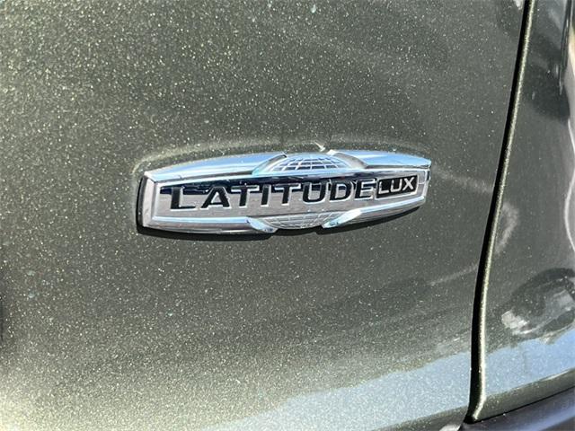 Photo of 2021 Olive Green Pearlcoat Jeep Cherokee