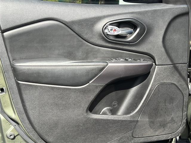 Photo of 2021 Olive Green Pearlcoat Jeep Cherokee
